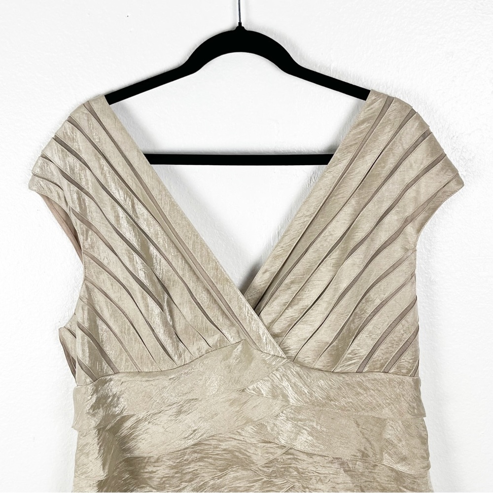 ADRIANNA PAPELL Champagne Gold Tiered Ruffle V-Neck Cap Sleeves Dress Size 16W - Picture 7 of 10